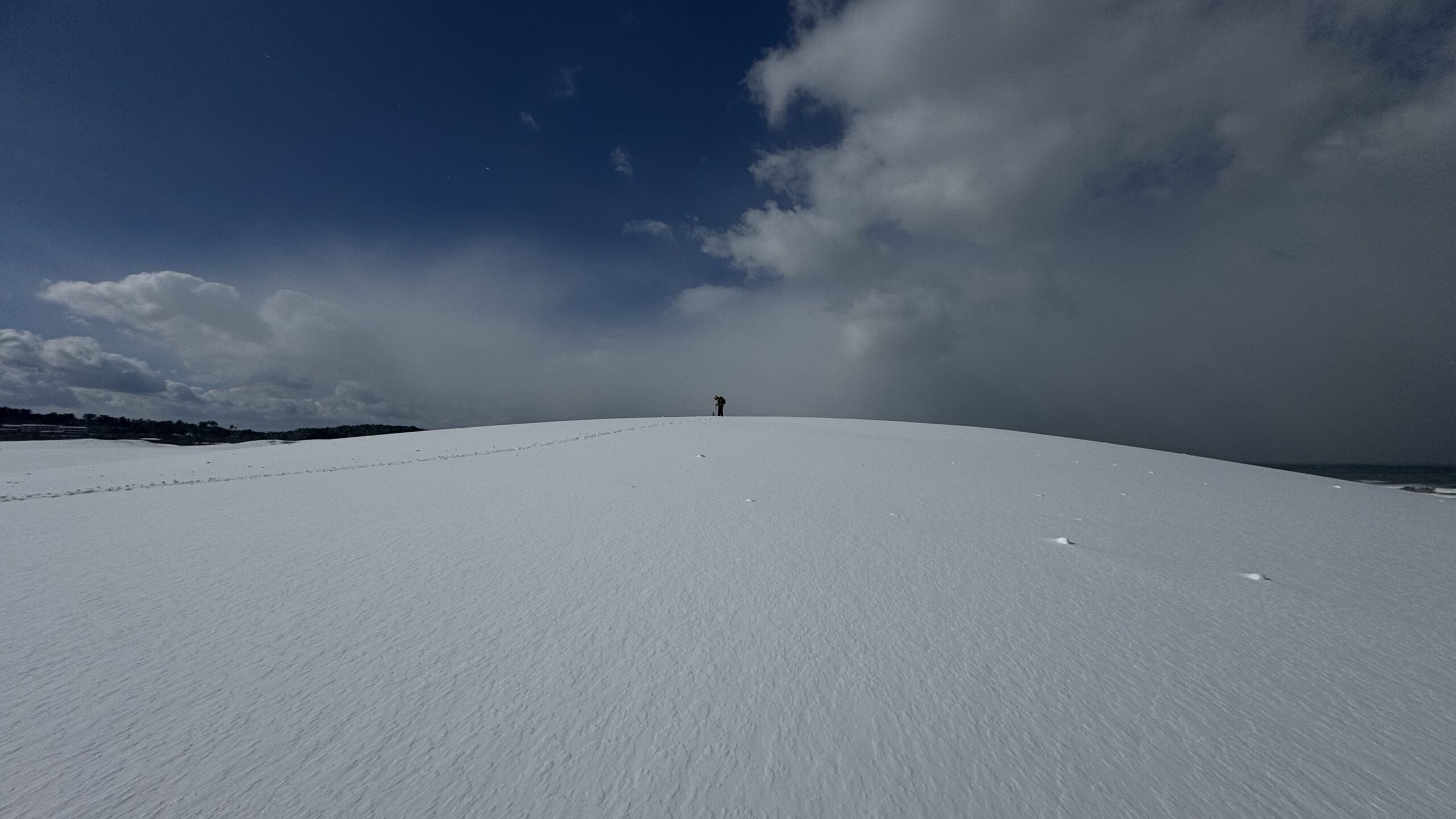 白銀のo砂n歩を鳥取砂丘で